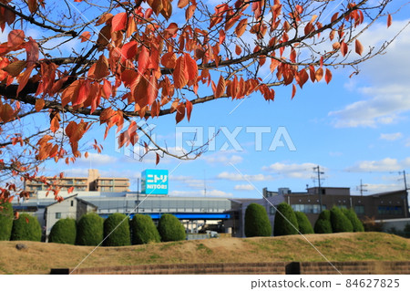 初本町公園（城市規劃道路寢屋川站前線）[大阪府寢屋川市] 84627825