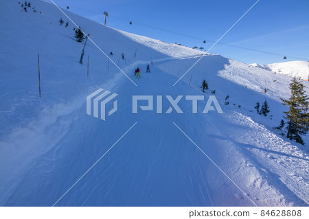 Ski Run on the Ski Slope for Beginners 84628808