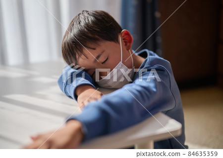 感冒的小學生 感冒的小學生 84635359