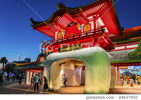 [Kanagawa Prefecture] Katase-Enoshima Station at night illuminated colorfully 84637850