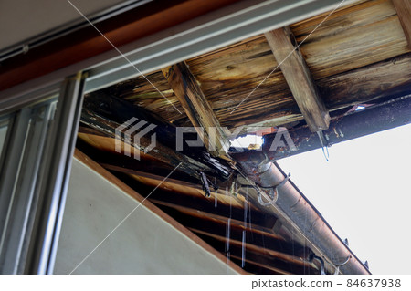 Corroded roof eaves and gutters rain Corroded roof eaves and gutters rain 84637938