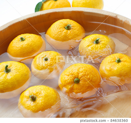 Yuzu bath 84638360