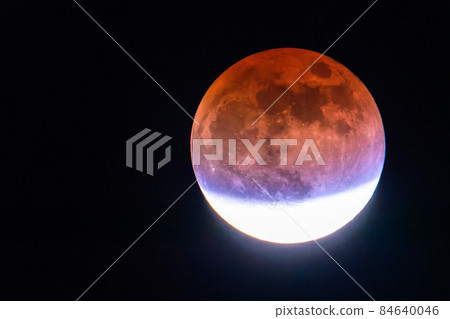 Partial lunar eclipse, November 19, 2021 Partial lunar eclipse, November 19, 2021 84640046