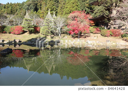 深秋山口琉璃光寺秋葉風光 深秋山口琉璃光寺秋葉風光 84641428