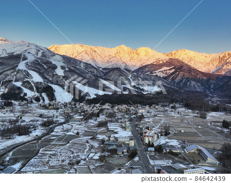 Beautiful Morgen Lot in the Hakuba Mountain Range and a magnificent view of Happoone and Hakuba Village Hakuba Village, Nagano Prefecture (aerial view by drone) Beautiful Morgen Lot in the Hakuba Mountain Range and a magnificent view of Happoone and Hakuba Village Hakuba Village, Nagano Prefecture (aerial view by drone) 84642439