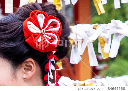 成人髮型、和服、振袖、頭飾、旋鈕帶 84642668
