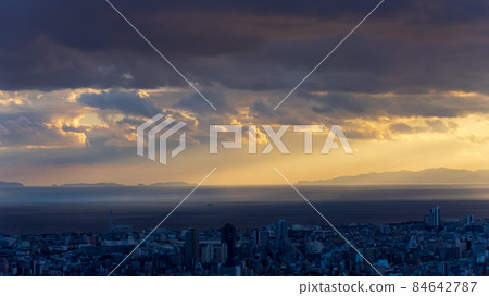 Scenery off Kobe Nagata at dusk 84642787