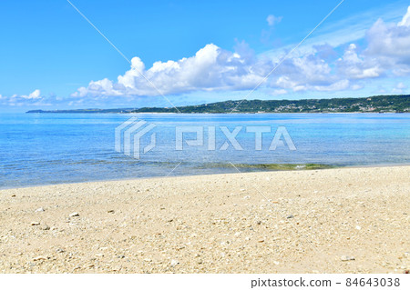 從小牧島（沖繩縣南城市）眺望百名海灘和三原海灘[2020.9] 84643038