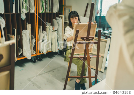 藝術學校預備學校 84643198