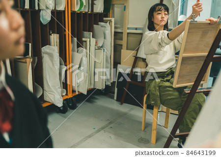 藝術學校預備學校 84643199