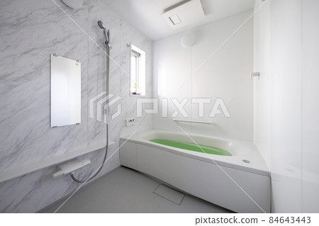 Bathroom image 84643443