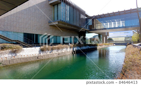 Nagasaki Library 84646413