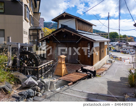 公共浴池和水車（山形縣、藏王溫泉、上湯公共浴池） 84649059