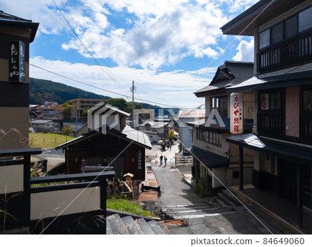 Hot spring inn town on a sunny autumn day (Zao Onsen, Yamagata Prefecture) Hot spring inn town on a sunny autumn day (Zao Onsen, Yamagata Prefecture) 84649060