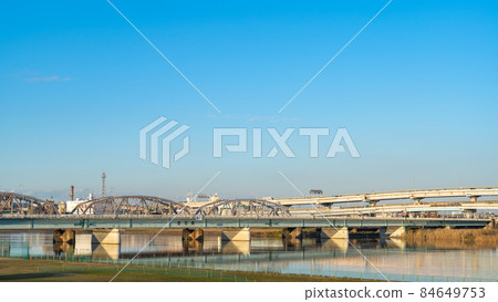 [東京] 荒川 / 堀切橋（下游） 從足立區一側看到的風景 84649753