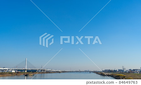 [東京] 從荒川/鬼根川大橋下游看到的風景 84649763