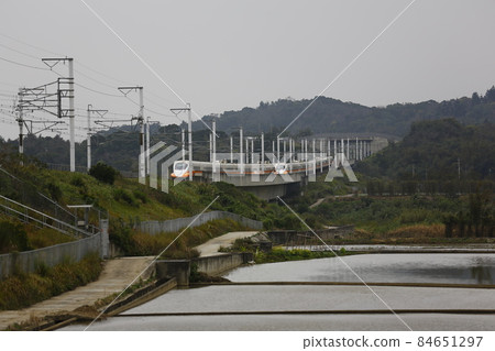 高鐵 高鐵 84651297