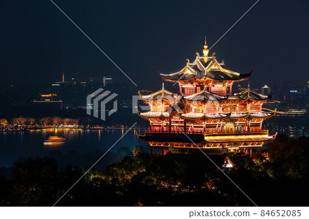 Night view of illuminated Cheng Huang Ge, also known as City God Pavillion, Hangzhou, China 84652085