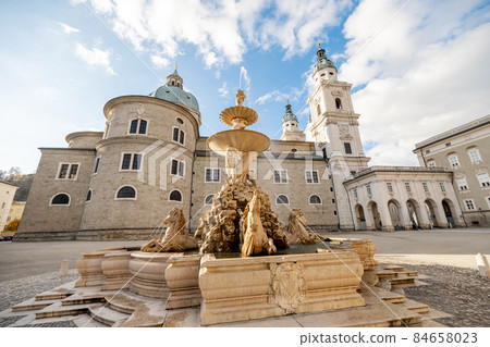 Central square at old town in Salzburg, Austria Central square at old town in Salzburg, Austria 84658023