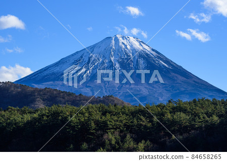 Superb view from Mt. Fuji and Saiko with snow makeup Superb view from Mt. Fuji and Saiko with snow makeup 84658265