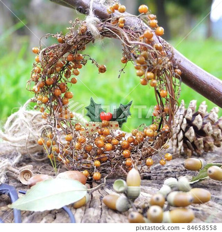 Handmade Paederia foetida Christmas wreath * Square composition Handmade Paederia foetida Christmas wreath * Square composition 84658558