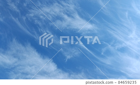 藍藍的天空和雲彩 藍藍的天空和雲彩 84659235