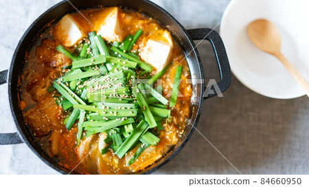 Kimchi pot and plate 84660950