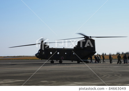 自衛隊直升機CH-47J(支奴干)體驗登機 自衛隊直升機CH-47J(支奴干)體驗登機 84663049