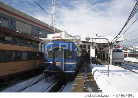 Night trains that are not driving at Echigo Yuzawa Station 84664043