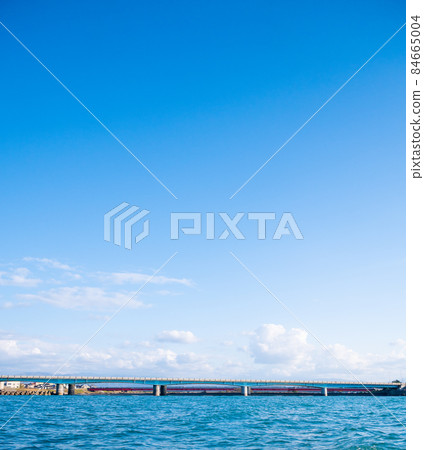 Hakusan City, Ishikawa Prefecture / Tedori River Estuary / Bridge over the river Mikawa Ohashi View from the sea 84665004