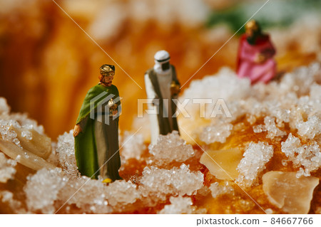 the magi on a typical spanish kings cake 84667766