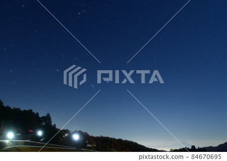 Observing the starry sky in Nagasaka Town, Hokuto City. Orion just ascended 84670695