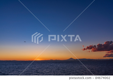 Mt. Fuji evening view from Tokyo Bay / Umihotaru PA Mt. Fuji evening view from Tokyo Bay / Umihotaru PA 84674002