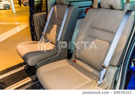小型貨車的後排座椅、第二排座椅 小型貨車的後排座椅、第二排座椅 84676101