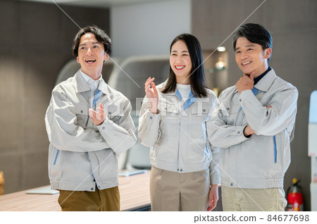 Team of workers having a meeting Photo cooperation: WEEK Shibadaimon (Sun Frontier Fudousan) Team of workers having a meeting Photo cooperation: WEEK Shibadaimon (Sun Frontier Fudousan) 84677698