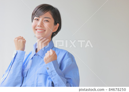 有膽量的女性雙手統一姿勢 1 有膽量的女性雙手統一姿勢 1 84678250