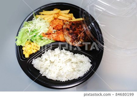 Delicious takeaway hamburger steak 84680199