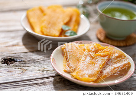 Autumn taste handmade dried potatoes Autumn taste handmade dried potatoes 84681409