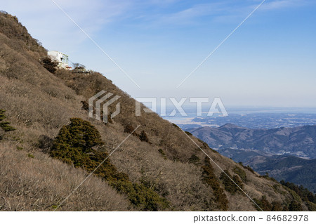 從筑波山天文台看到的女體山山頂站的景色 84682978