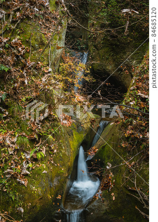 【陰雨天氣】深秋紗霧峽、八谷大瀧【東竹郡築北村】 【陰雨天氣】深秋紗霧峽、八谷大瀧【東竹郡築北村】 84685120