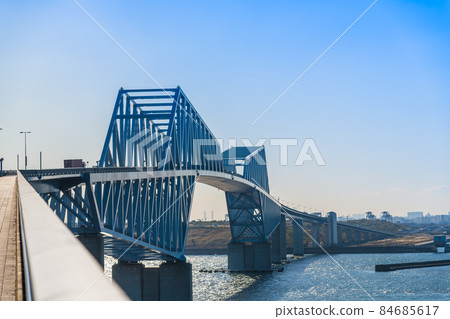 [Tokyo Gate Bridge backlit from the afternoon] 84685617