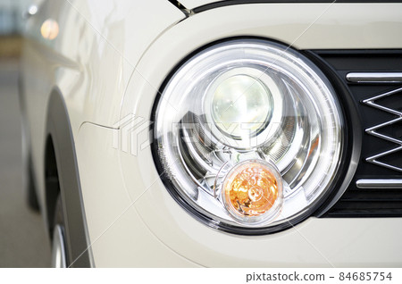輕型車輛前燈（點亮時） 84685754