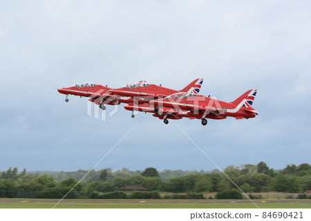皇家空軍雜技隊“紅箭”起飛 84690421