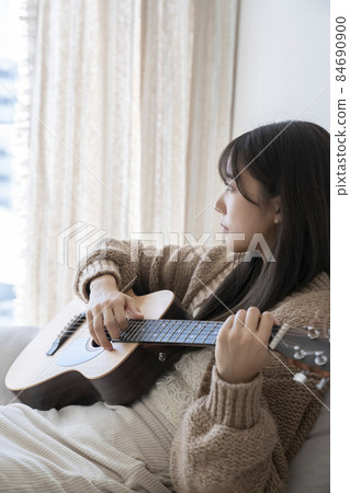 female, lady, woman 84690900