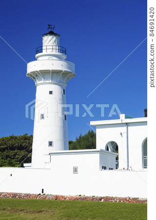 beautiful view of Eluanbi Lighthouse in Kenting National Park, Pingtung, Taiwan. it's one of Taiwan's famous attractions 84691420