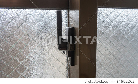 Crescent lock on aluminum sash 84692262