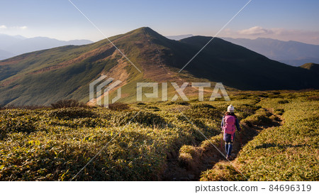 Walk from Mt. Tanigawa / Mt. Tairapyo to Mt. Sennokura 84696319