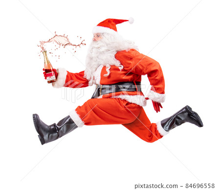 Santa Claus runs with the drink, isolated on a white background 84696558