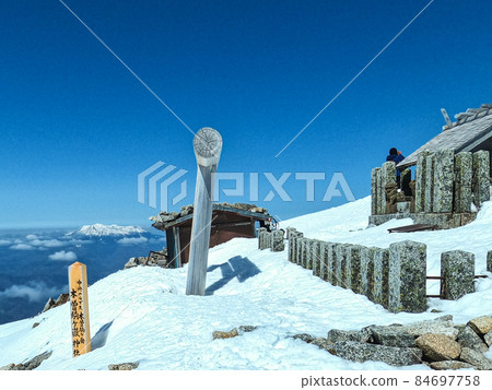 Mt. Ontake seen from the summit of Mt. Kisokoma 84697758