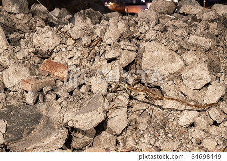 Pile of debris 84698449